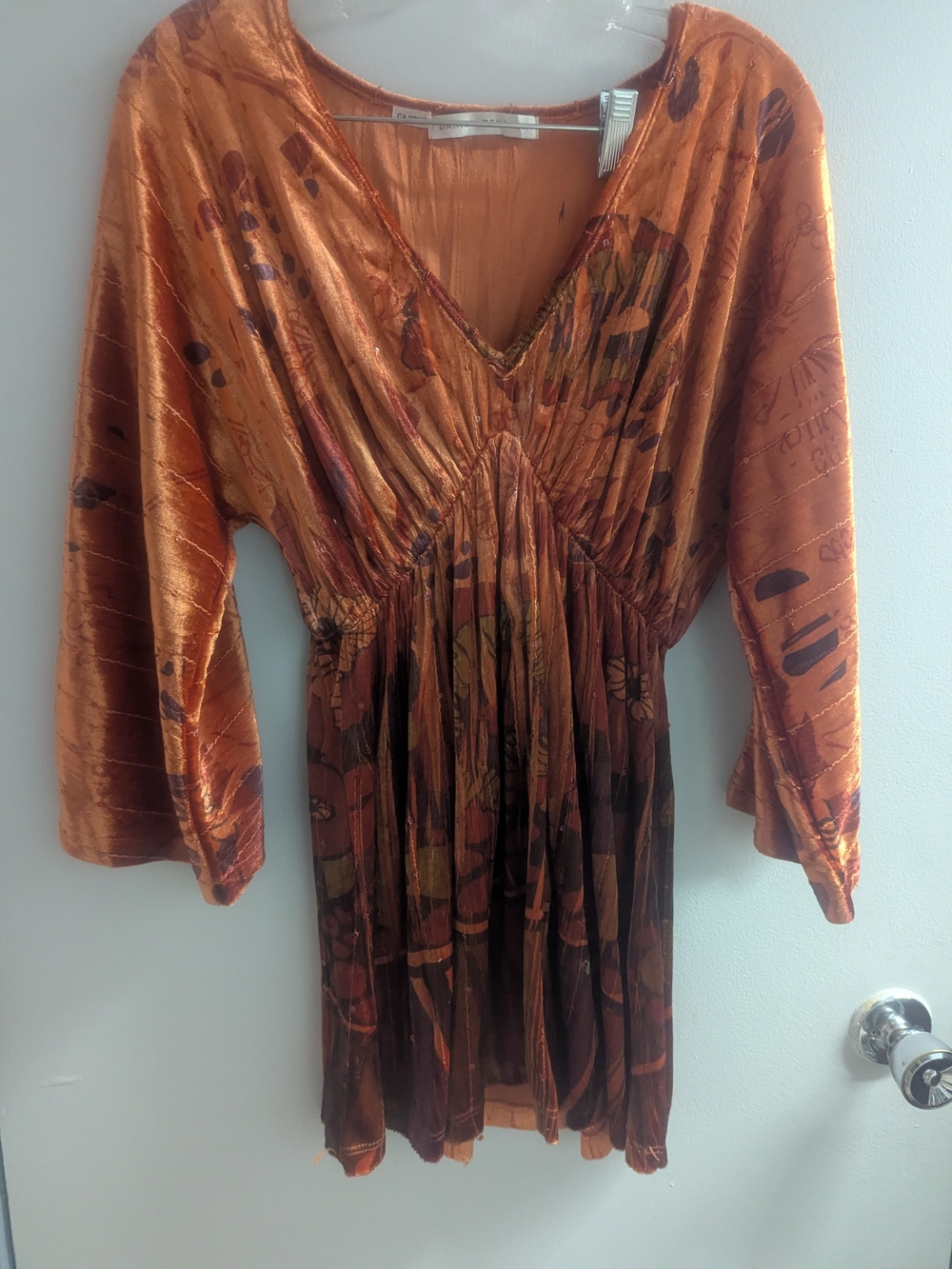 Ruched V-Neck Long Sleeve Top in Rust Orange